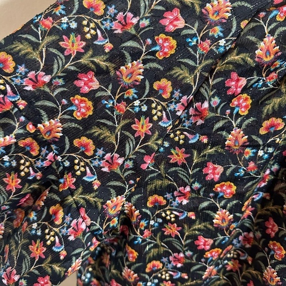 Ann Taylor LOFT Black Pink Floral Blouse Gold Metallic Stripe size small - Picture 6 of 7